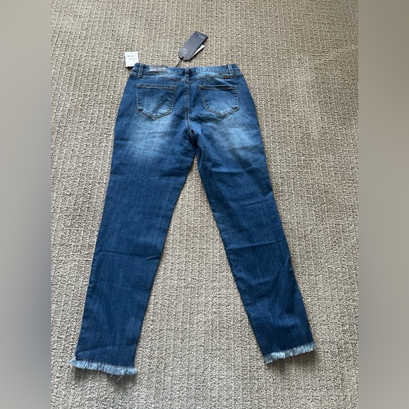 1822 denim - Picture 9 of 10